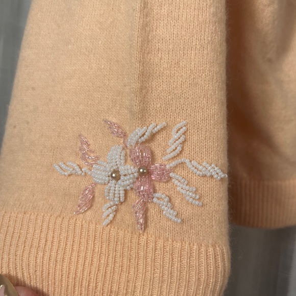 Vintage 1950βs Pink/Peach Angora cashmere Beaded Cardigan w/pearl buttons - Picture 10 of 12